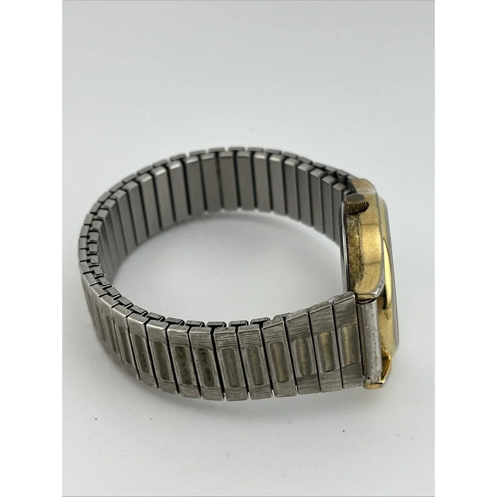 Cherokee Watch Men 32mm Gold Case Silver Stretch Band- New‎ Battery